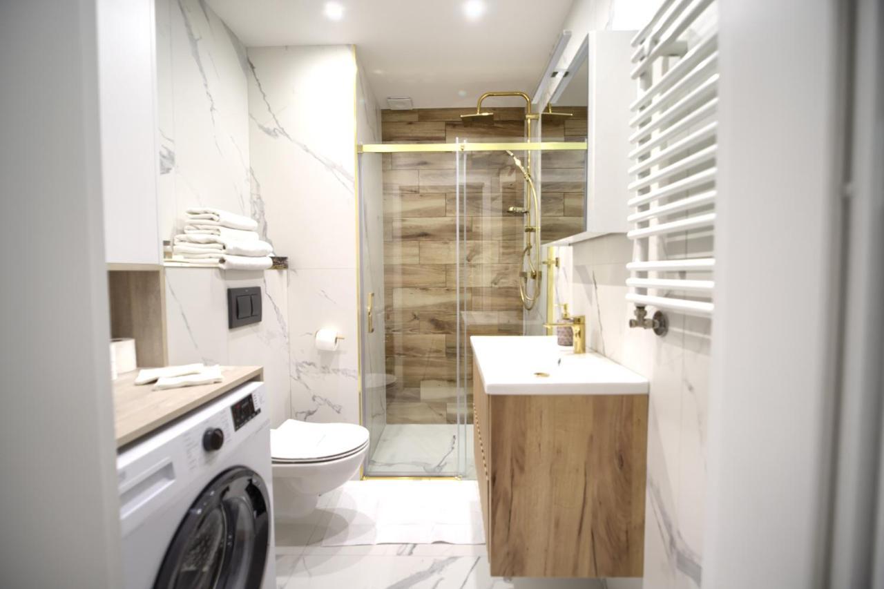 Apartament Exclusive Lotnicza , Parking Faktvat